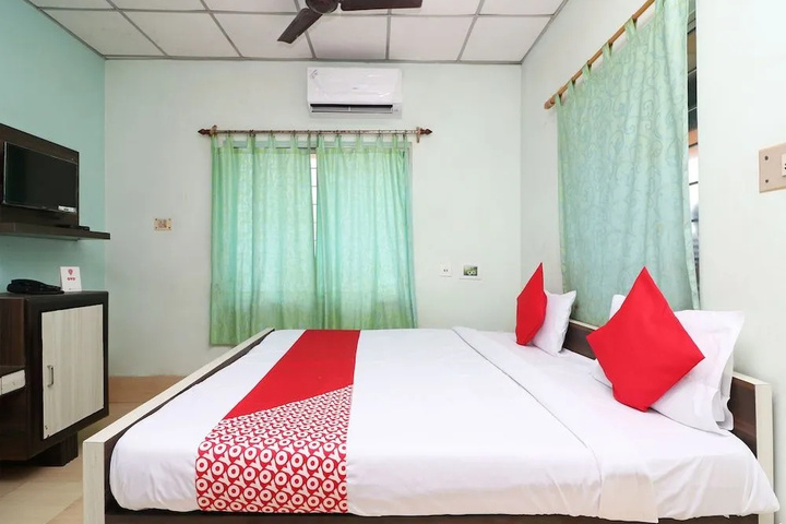 Room 3 of 13