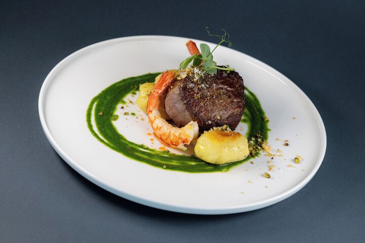 Dining 104 of 137
