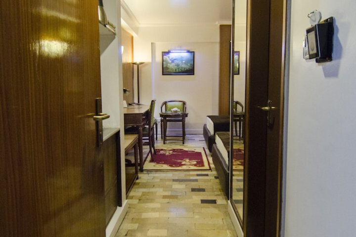 Room 11 of 26
