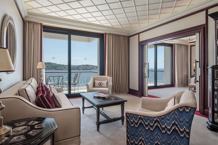 Room 47 of 318