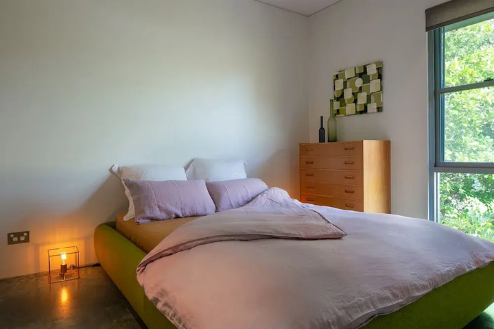 Room 2 of 15