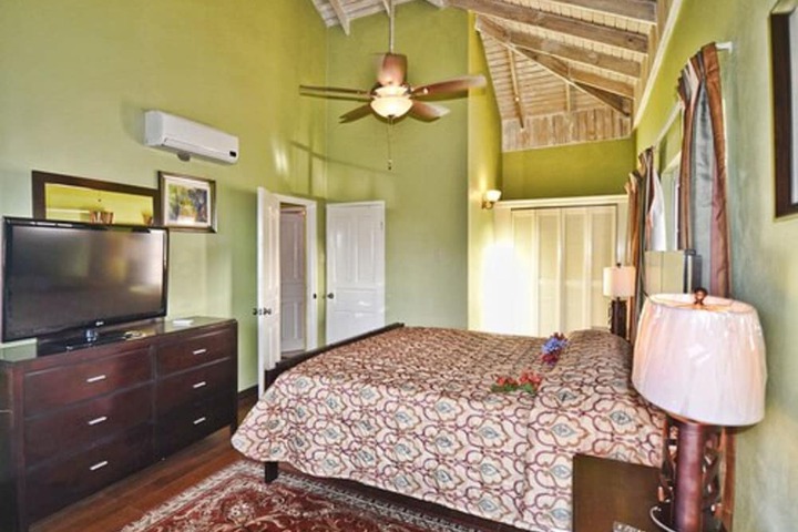 Room 28 of 86