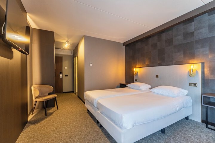 Room 18 of 61
