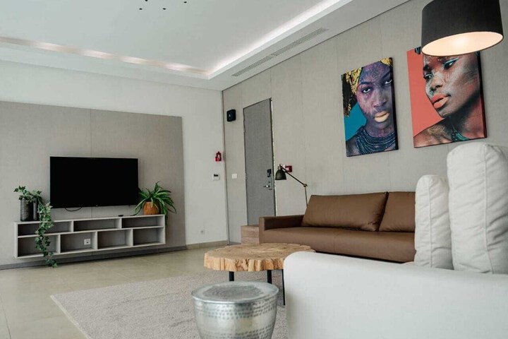 Room 16 of 49