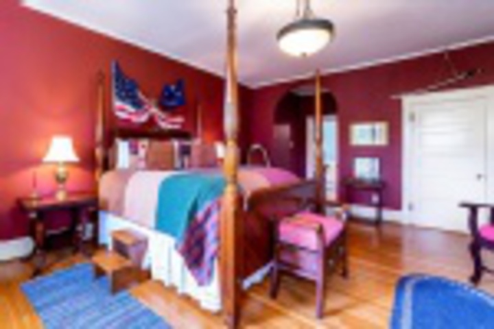Room 161 of 384