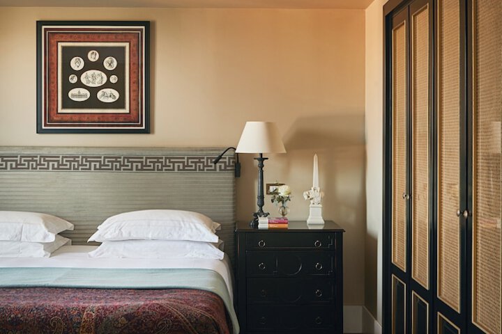 Room 46 of 153
