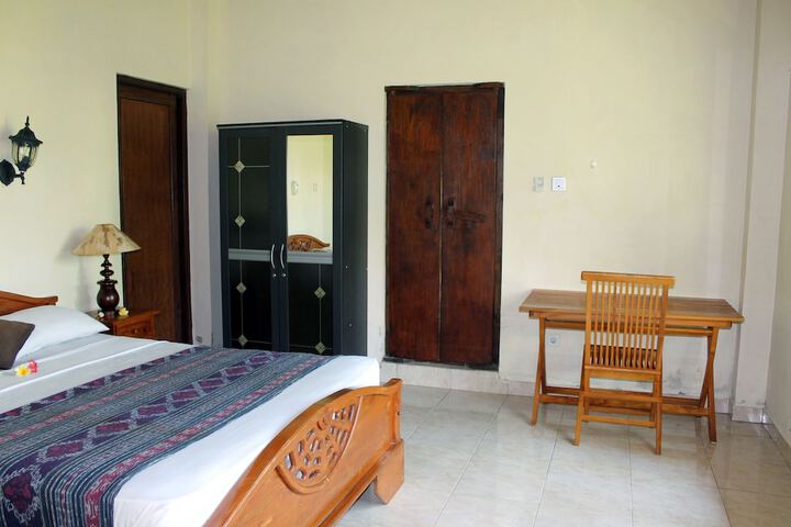 Room 9 of 65