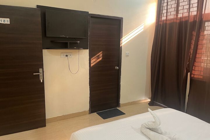 Room 10 of 17