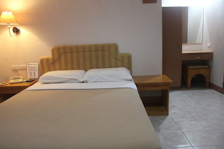 Room 5 of 64