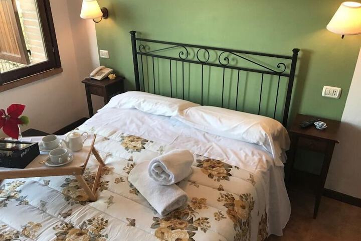 Room 14 of 206