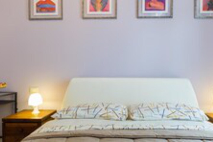 Room 32 of 43
