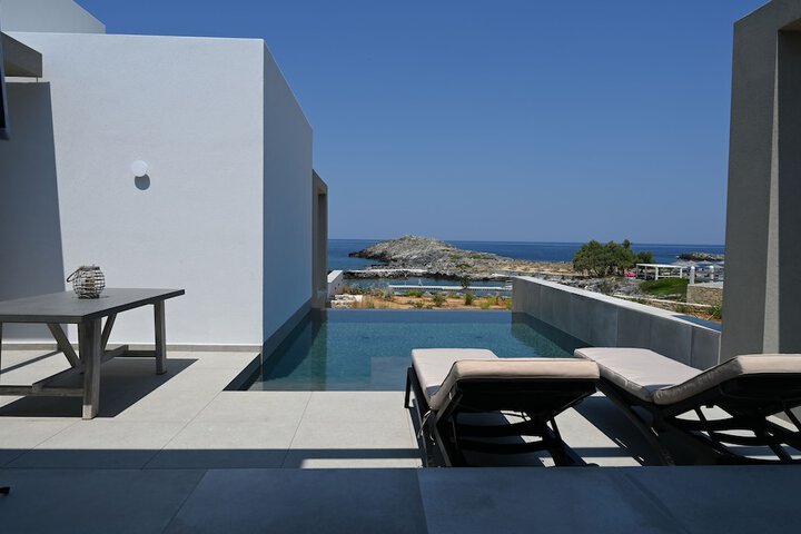 Pool 95 of 340
