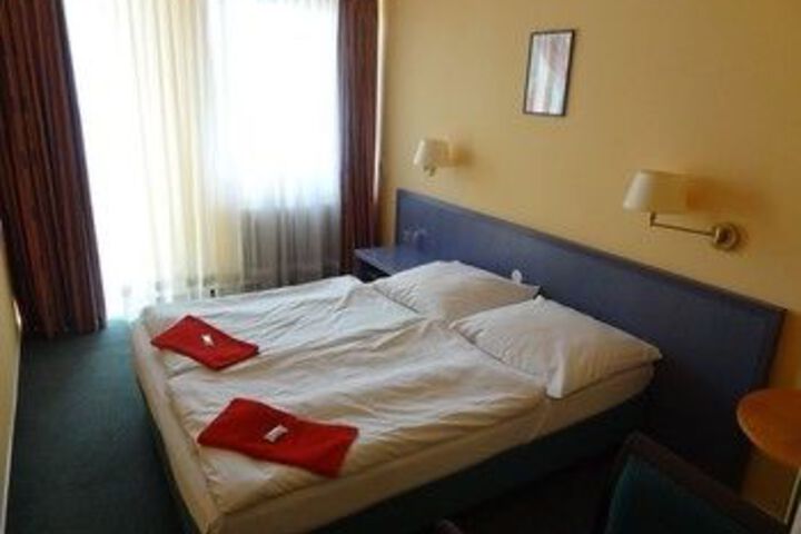 Room 3 of 11