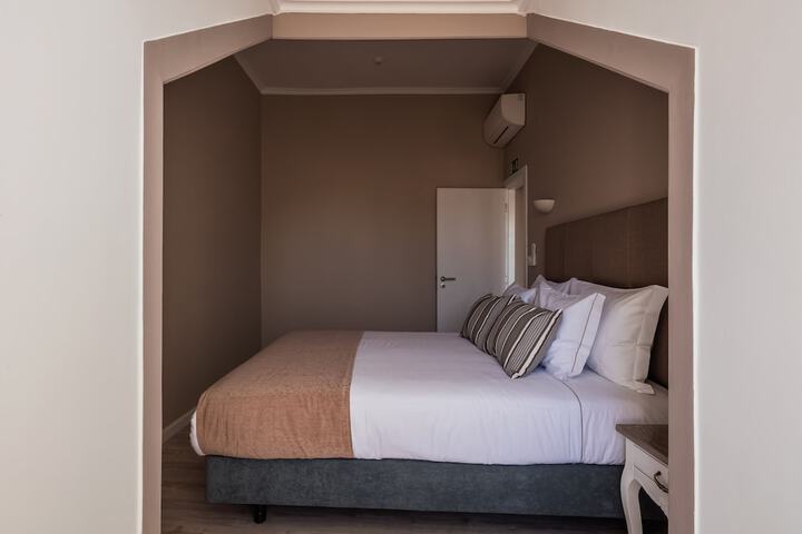 Room 13 of 104