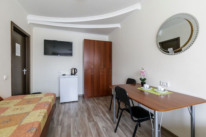 Room 42 of 75