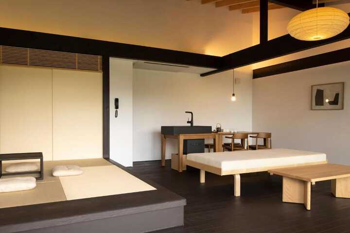 Room 9 of 117