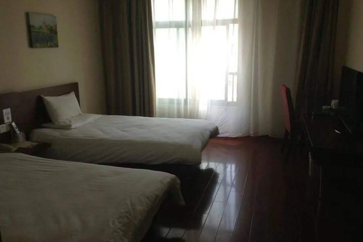 Room 7 of 15