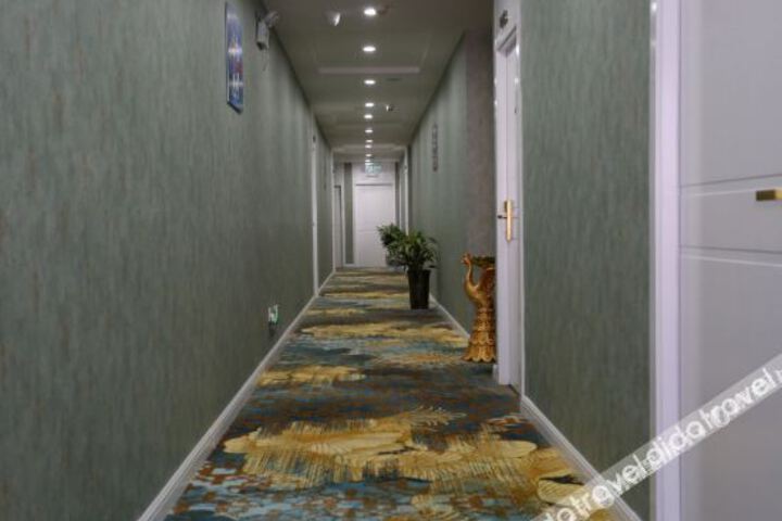 Hotel Interior 4 of 13