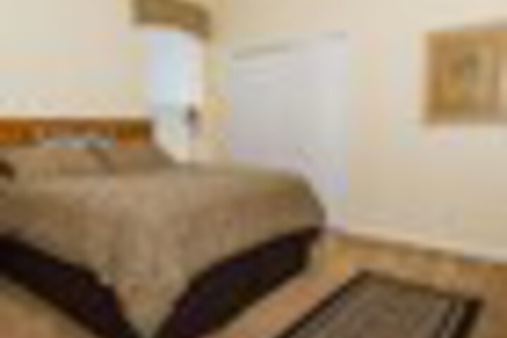 Room 14 of 93