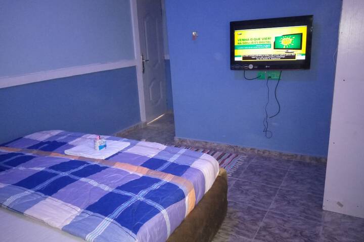 Room 6 of 14