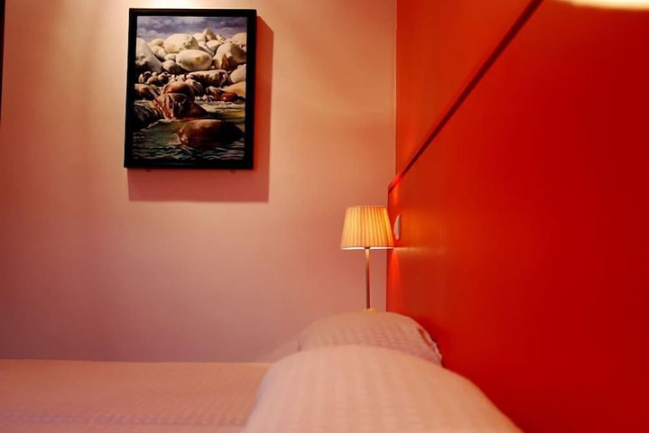 Room 9 of 36