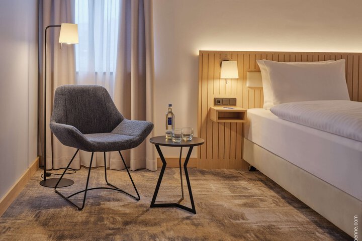 Room 10 of 29