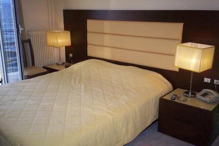 Room 9 of 52