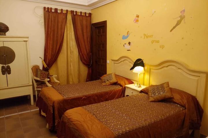 Room 4 of 23