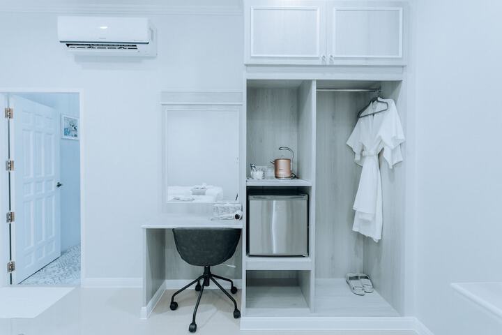 Room 6 of 97