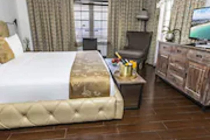Classic 2 Queen Beds (1 of 13)