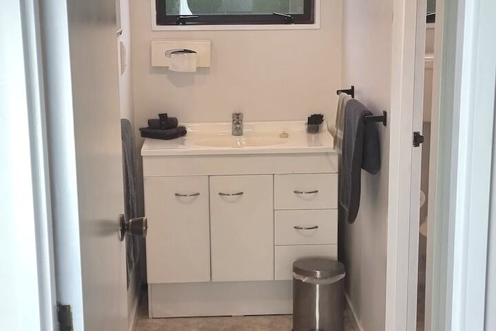 Room 25 of 29