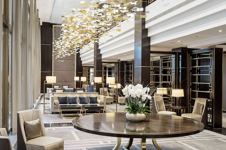 Entrance & Lobby