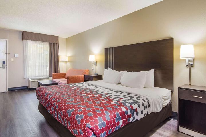 1 King Bed Upgrade (1 of 6)