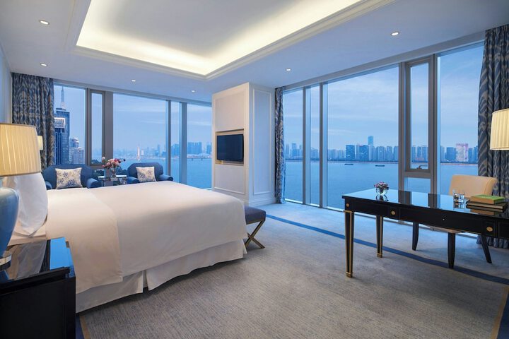 Room 30 of 79