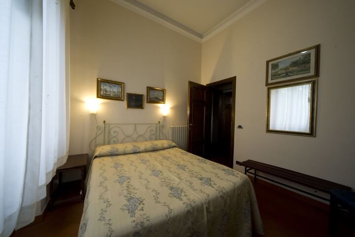 Room 3 of 27