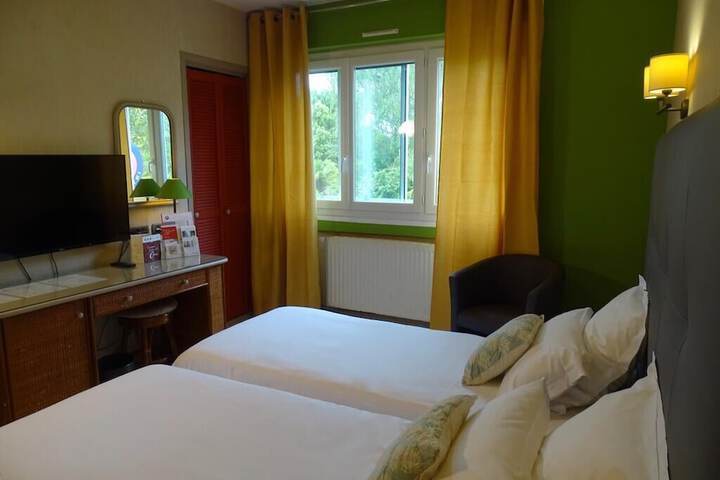 Room 6 of 71