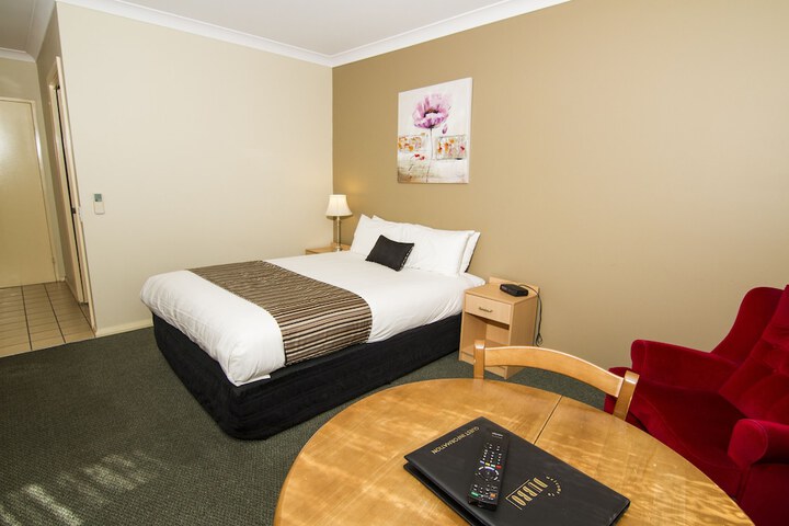 Room 12 of 35