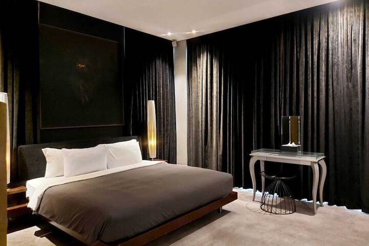 Room 7 of 60