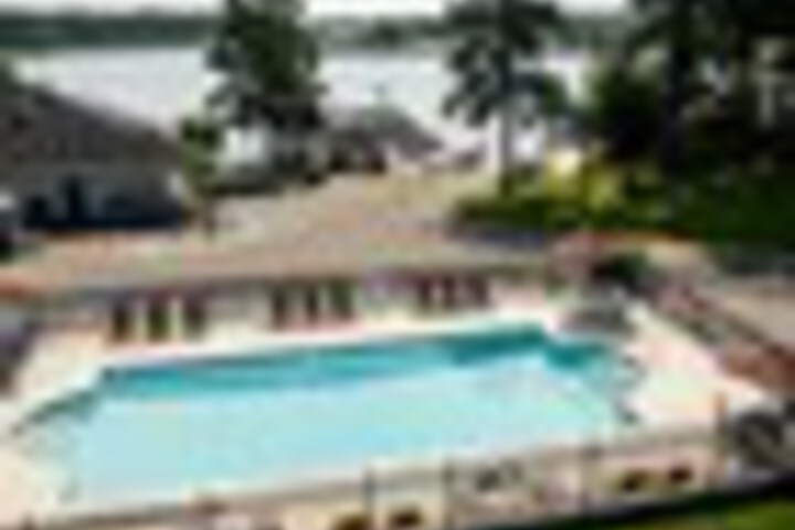 Pool 92 of 180