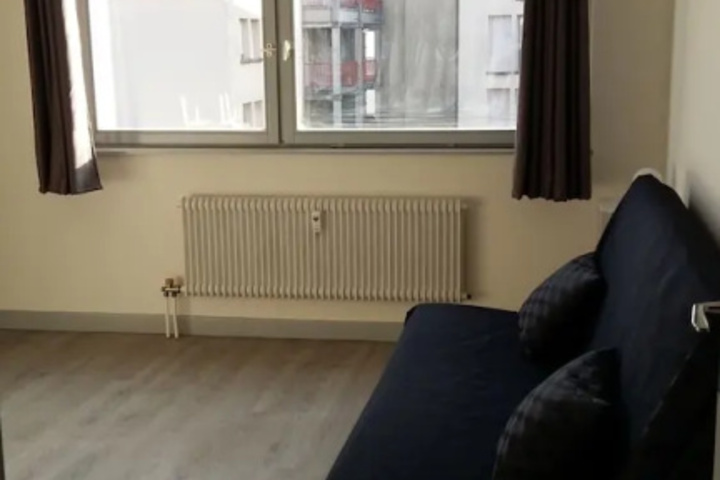 Room 6 of 11