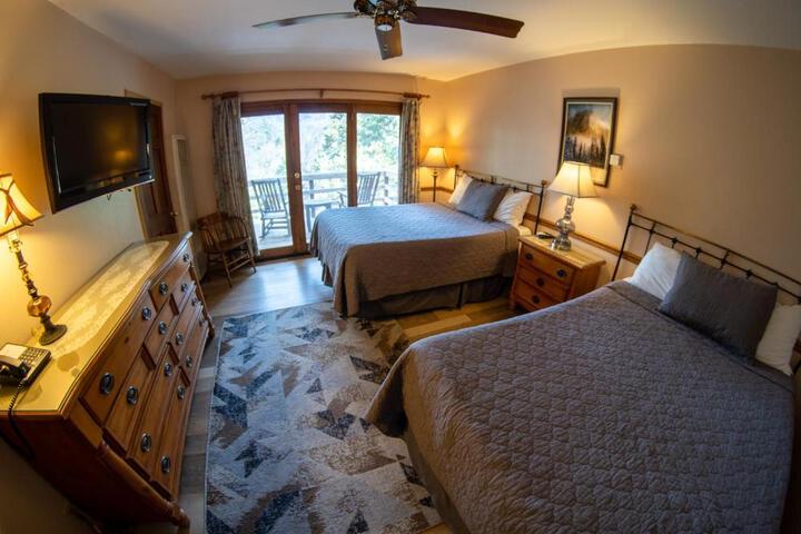 2 Double Beds Forest View (5 of 5)