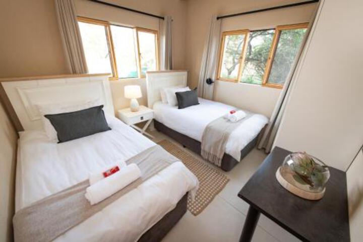Room 2 of 32