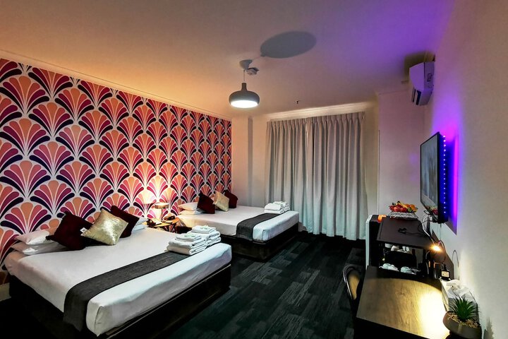 Room 26 of 73