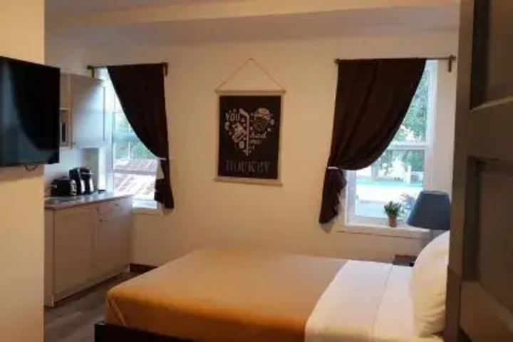 Room 2 of 2