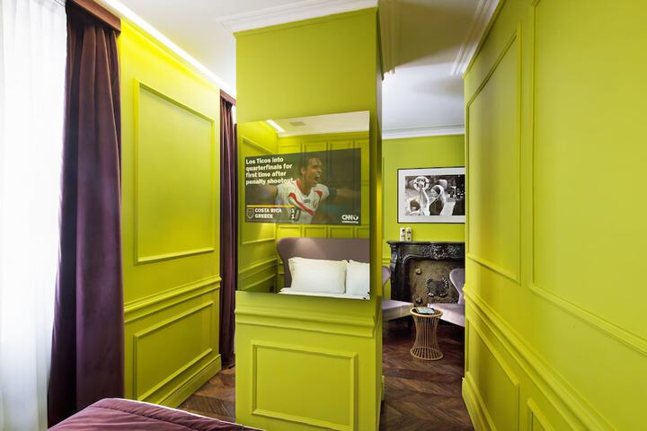 Room 14 of 65