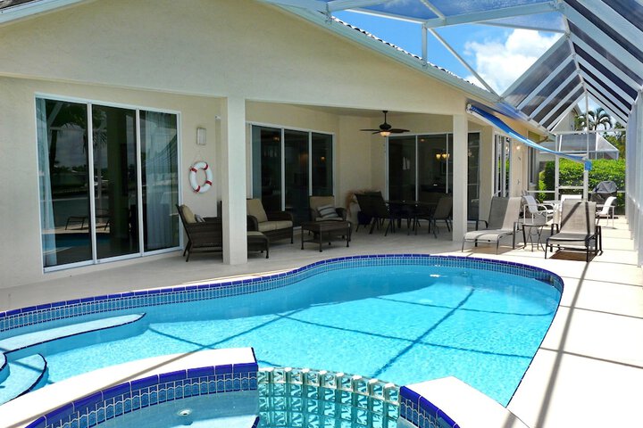 Pool 17 of 24