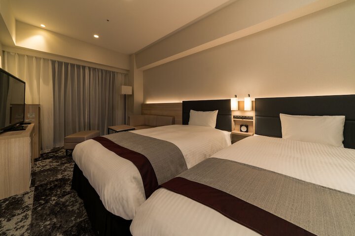 Room 6 of 31