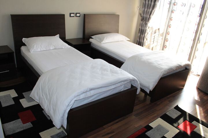 Room 5 of 28