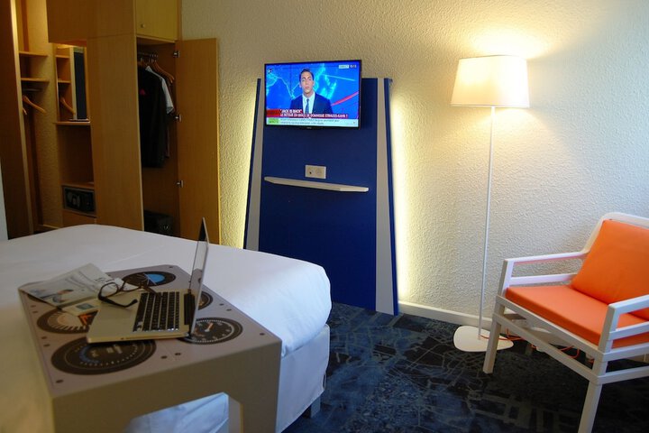 Room 18 of 64