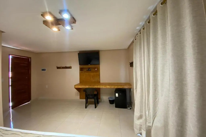 Room 10 of 19